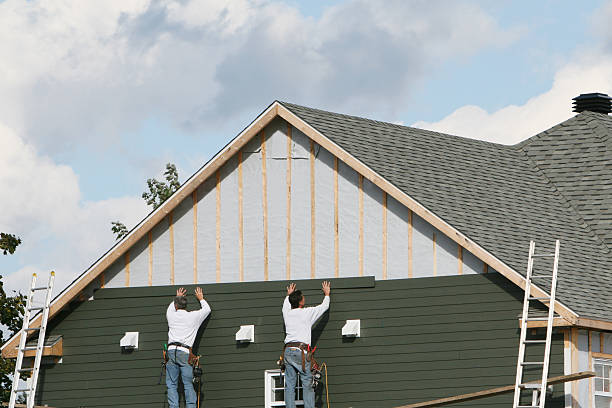 Professional Siding Installation technician working in Barrington, NJ